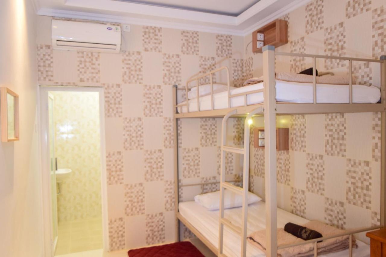 The Cabin Purwokinanti Hotel Джокьякарта Экстерьер фото